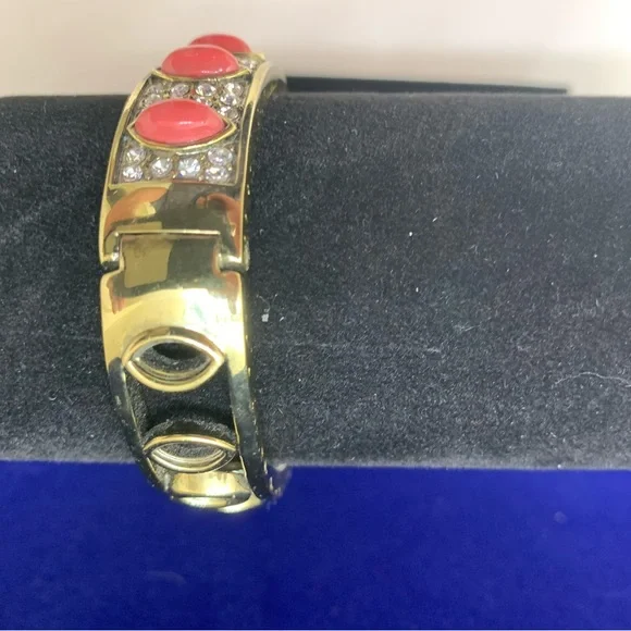 Heidi Daus Colorful faux coral & clear Swarovski crystals clamper bracelet - Picture 8 of 12